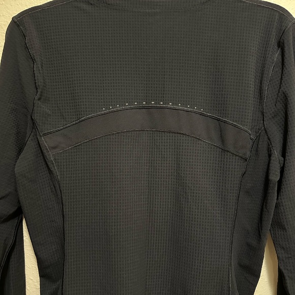 Lululemon Athletica Black Fitted Long Sleeve Tee - Picture 5 of 5